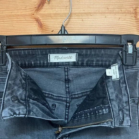 Madewell Women’s Curvy High-Rise Skinny Jean - Picture 4 of 4